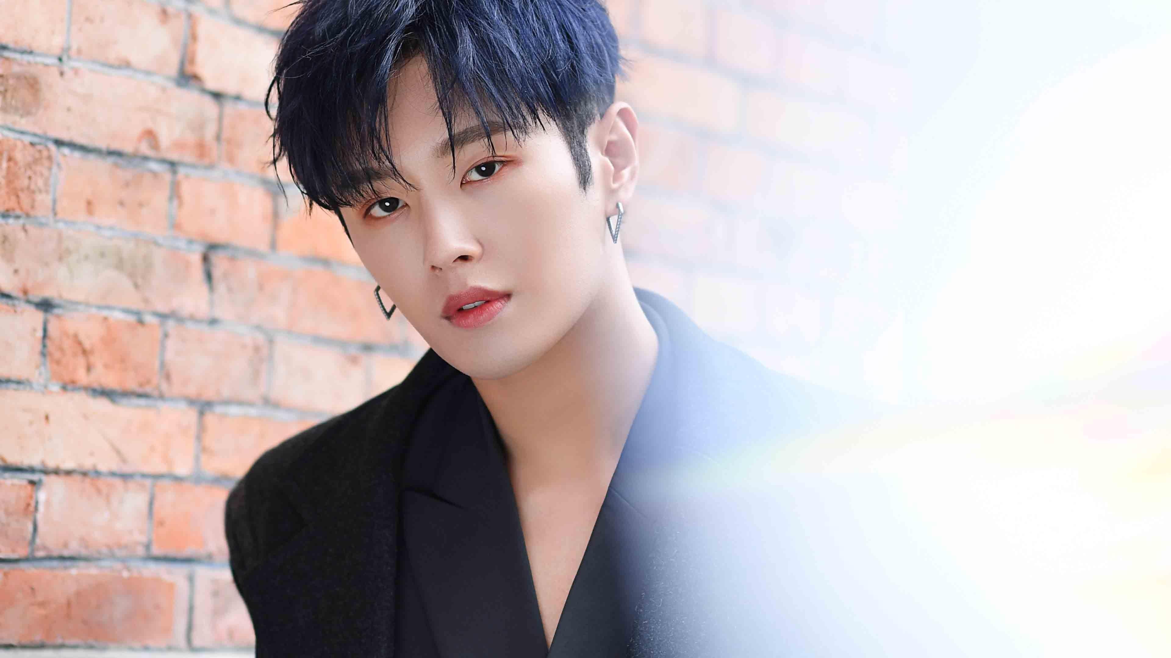 开云体育APP下载-欧冠淘汰赛之夜，他存在感拉满！从场上的神到更衣室的王，他凭啥能让姆巴佩都暗淡？