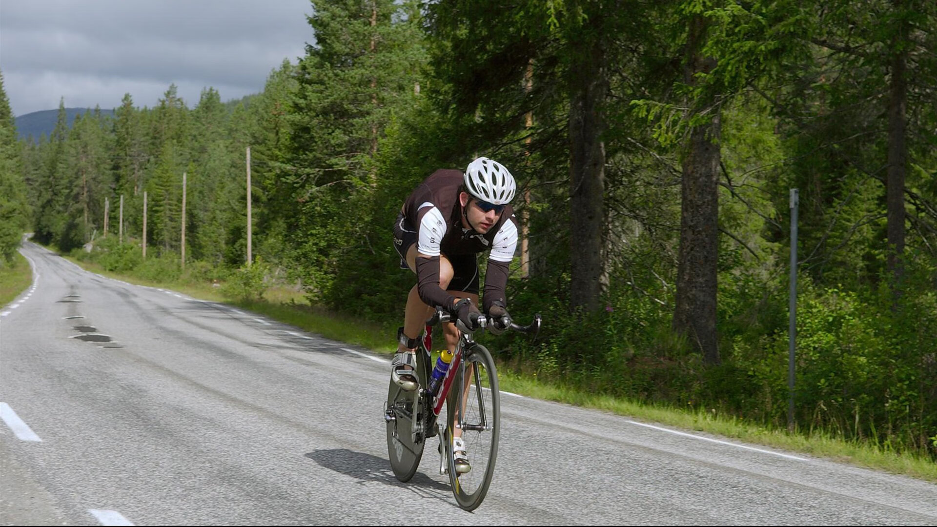 开云体育APP下载-破局者卡塞米罗！智利生死战撕裂尤文防线，中场大师上演攻防统治秀